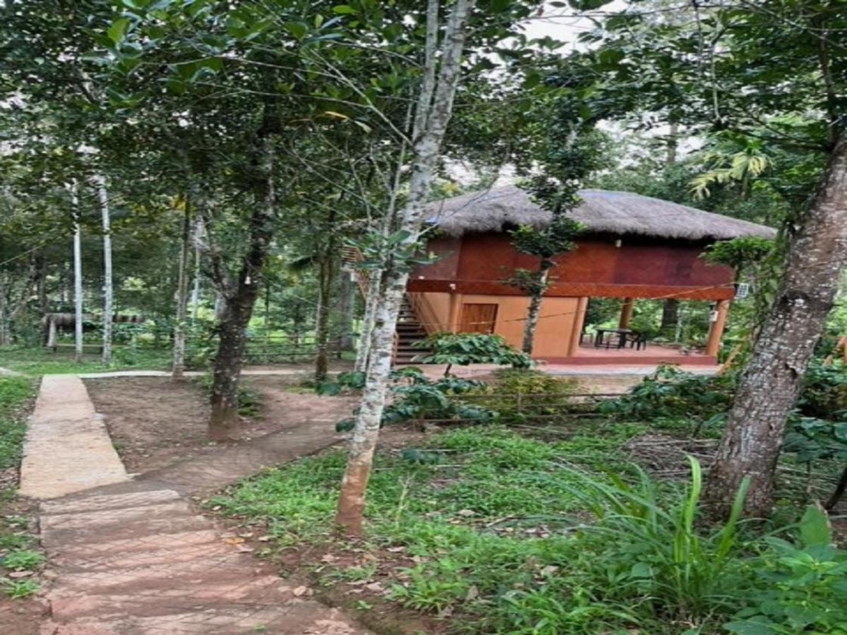 Kuruva Shoreline Wayanad Chegāt Exterior foto